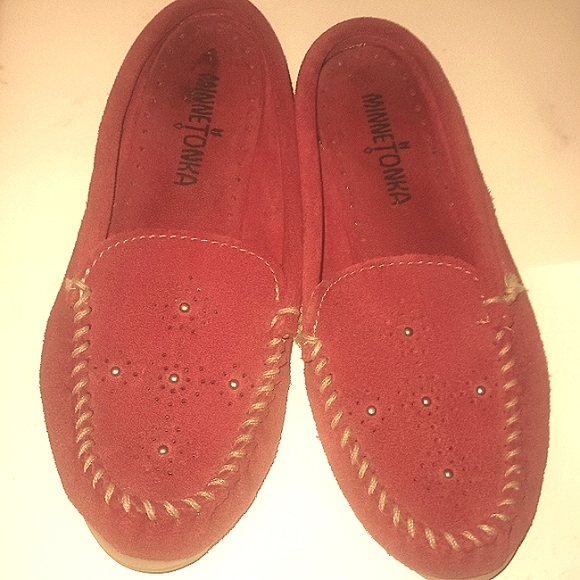 Minnetonka Red Suede Mules - Picture 4 of 5
